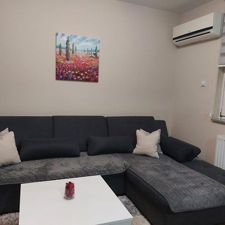 Apartamento Lnb Lux Doboj Exterior foto