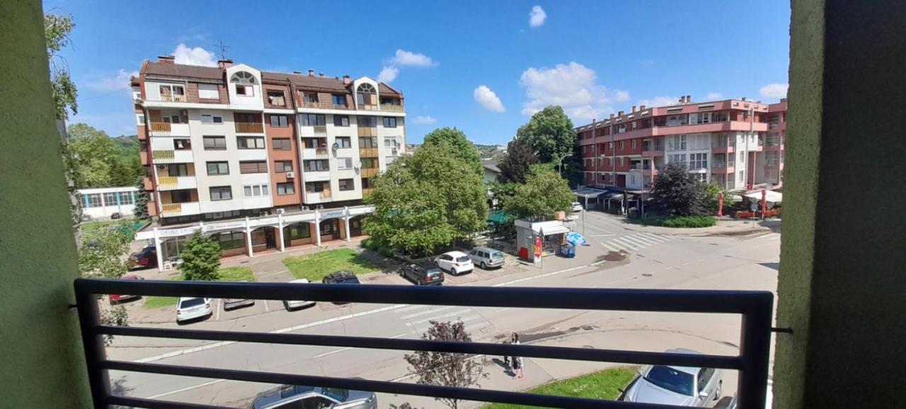 Apartamento Lnb Lux Doboj Exterior foto