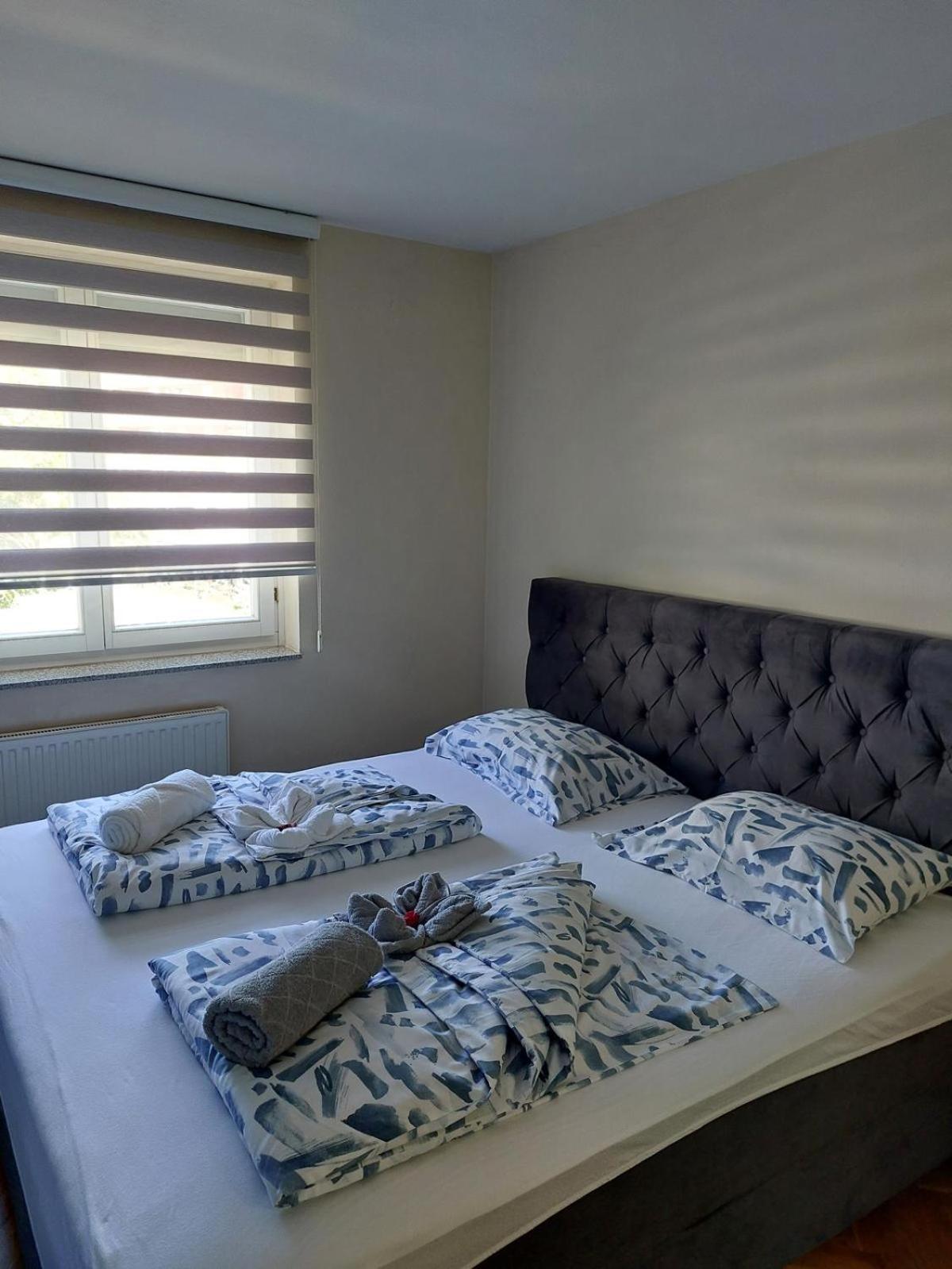 Apartamento Lnb Lux Doboj Exterior foto